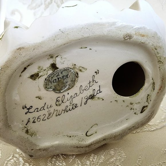 Vintage Lady Elizabeth A2628 - Picture 6 of 6